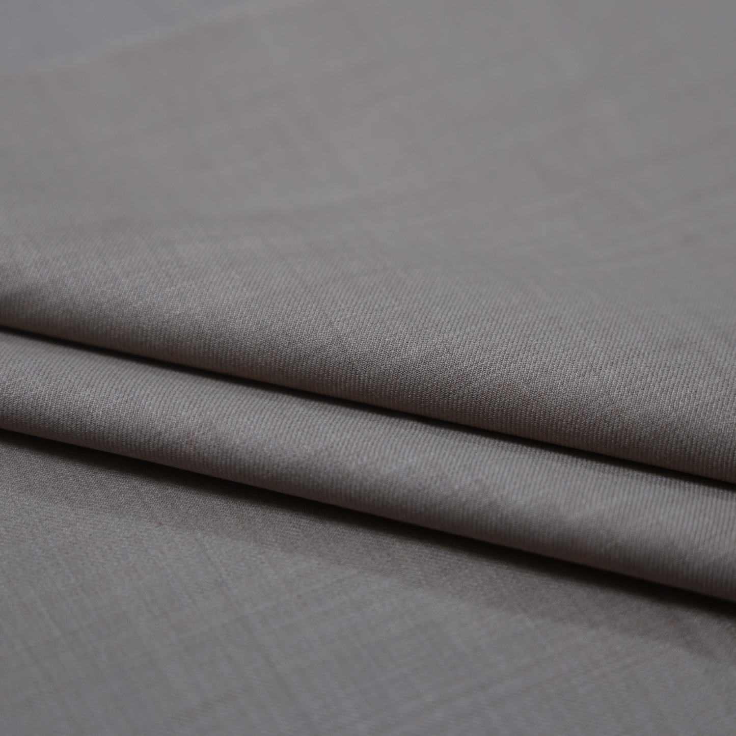 J HAMPSTEAD WOOL BLENDED BEIGE SELF SUITING