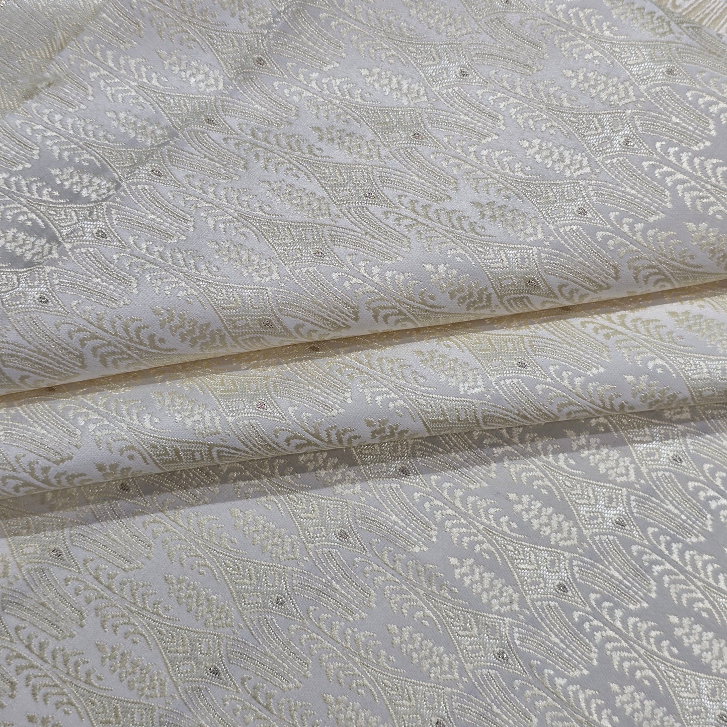 D&J CREAM JAQUARD FABRIC