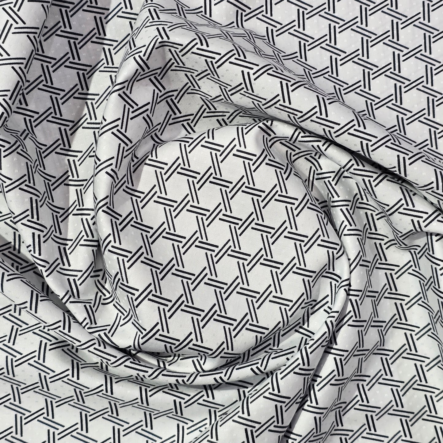 FERRICCIO DEITLO WHITE WITH BLACK PRINT SHIRTING