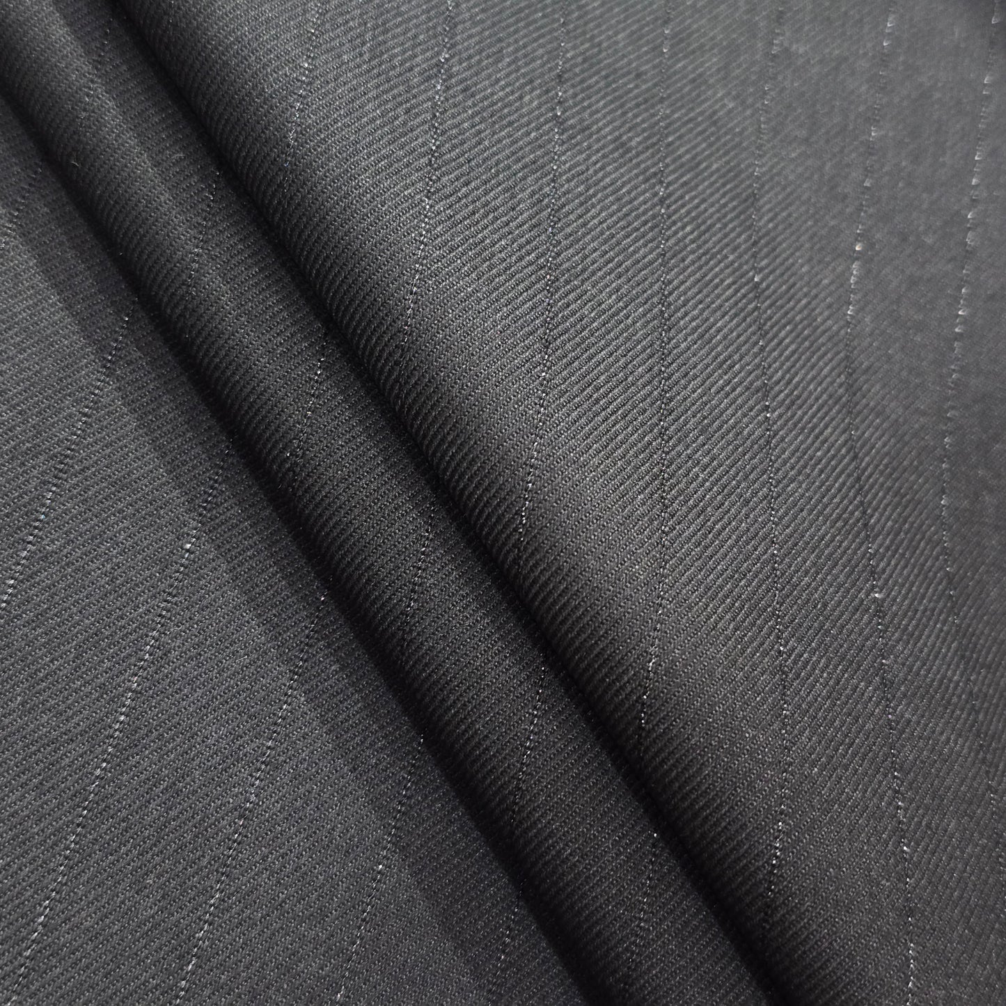 SPAADAA BLACK STRIPE SUITING