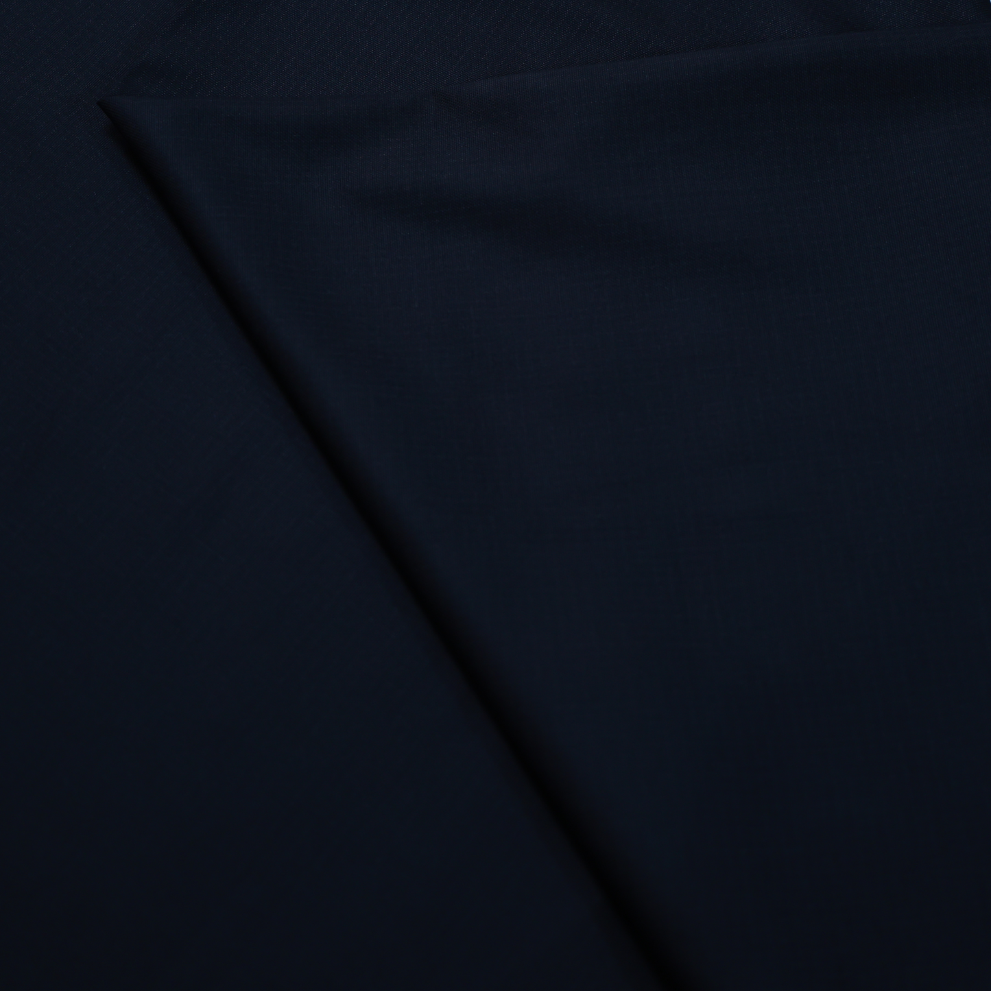 FERRICIO DEITLO BLACK SELF SUITING