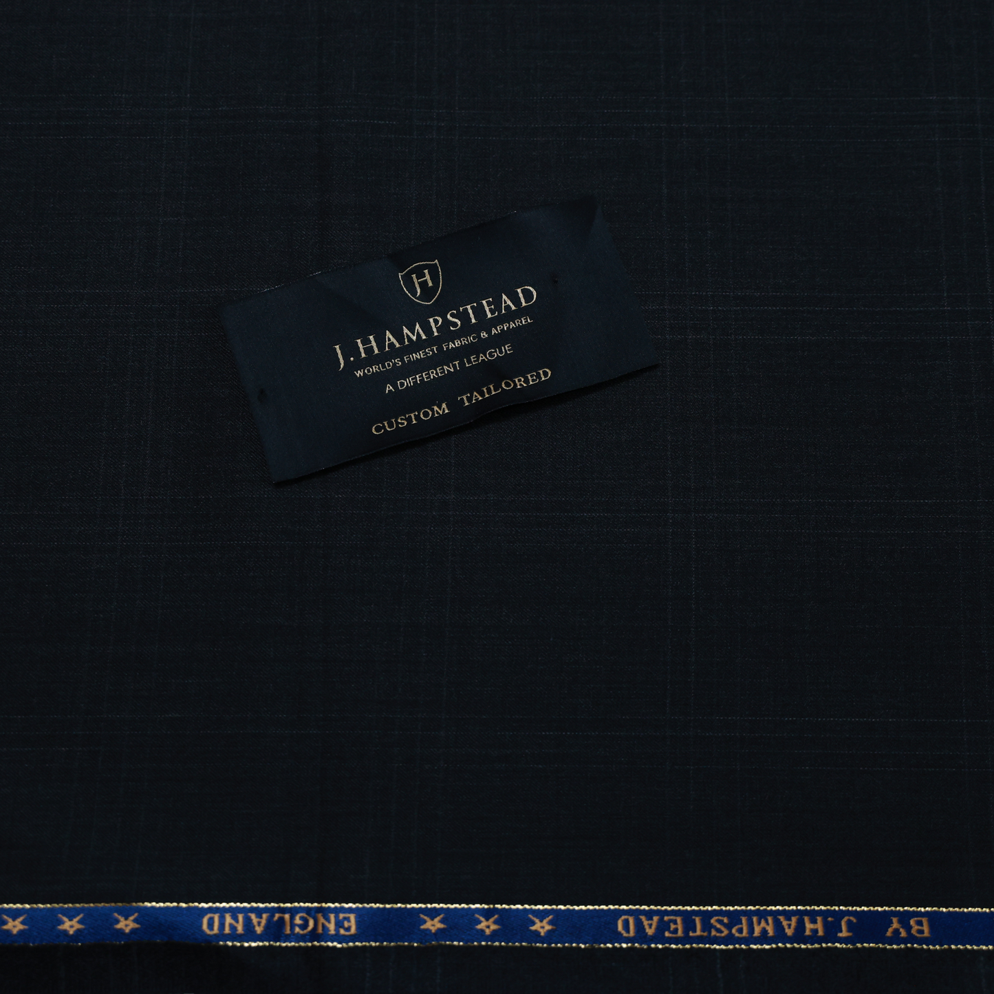 WOOL BLENDED DARK GREY CHECKS SUITING