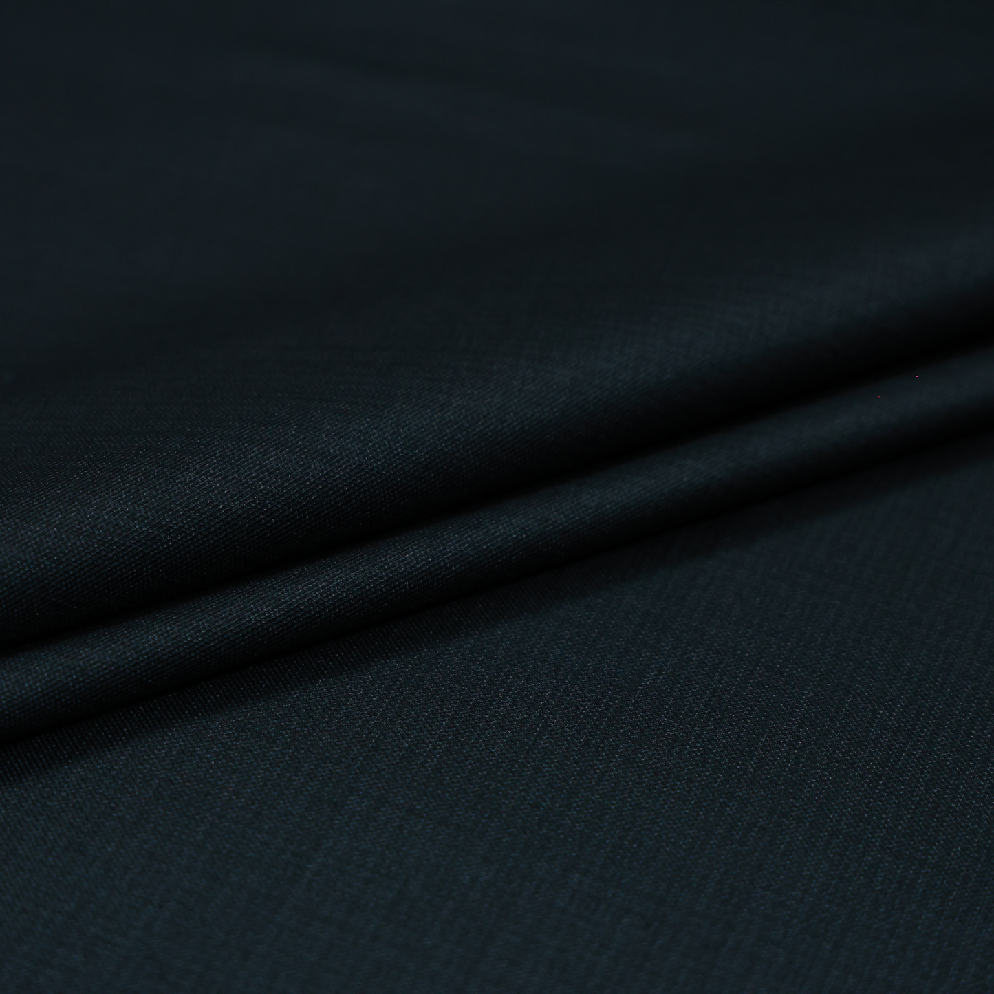 RAYMOND TROPICANA BLACK SELF SUITING