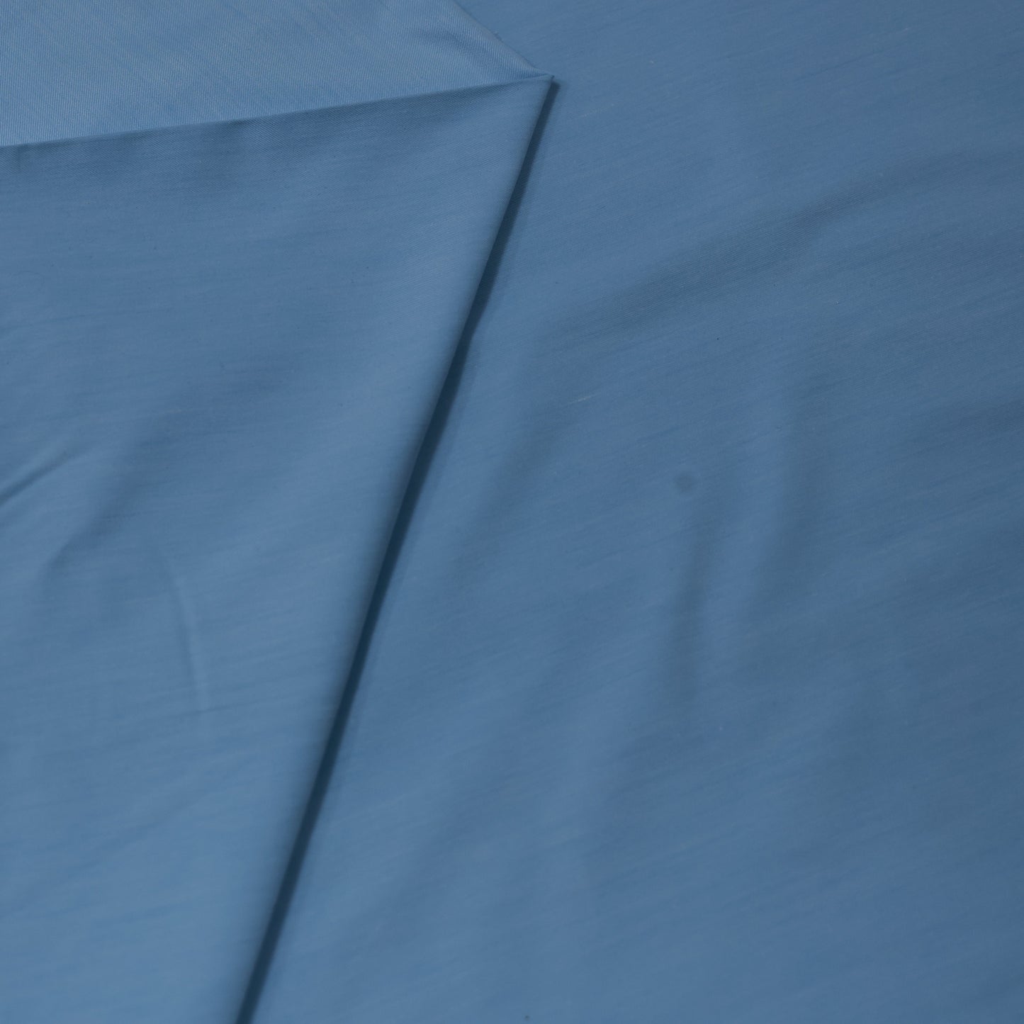 FERRICIO DEITLO ANTIWRINKLE SKY BLUE SHIRTING