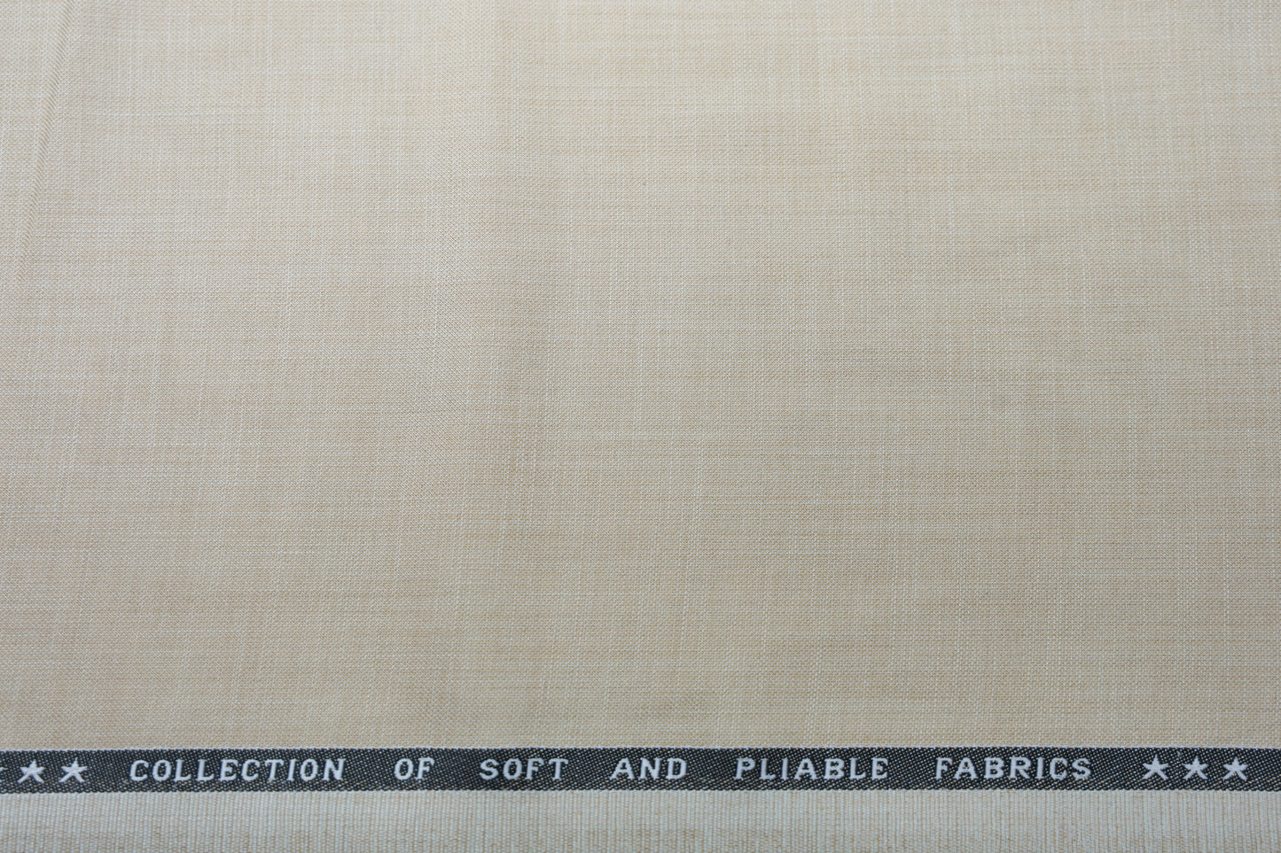 RAYMOND NOVELA BEIGE SELF SUITING