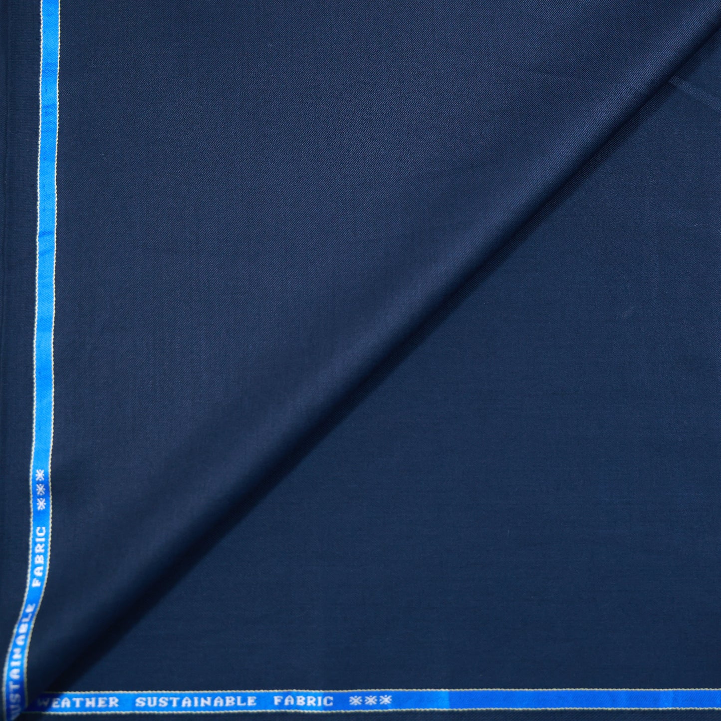 RAYMOND ECONYL WOOL BLENDED BLUE SUITING