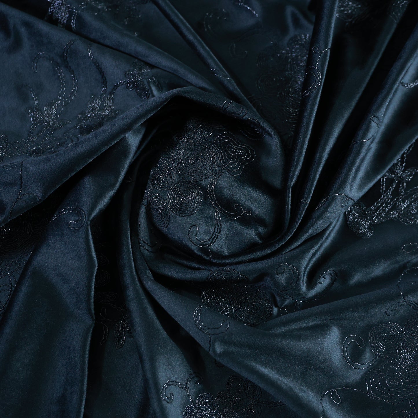 BLACK VELVET EMBROIDERY TUXEDO WEAR