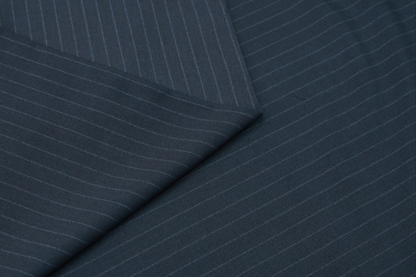 ITALIAN CHANNEL 13902 GREY STRIPS SUITING