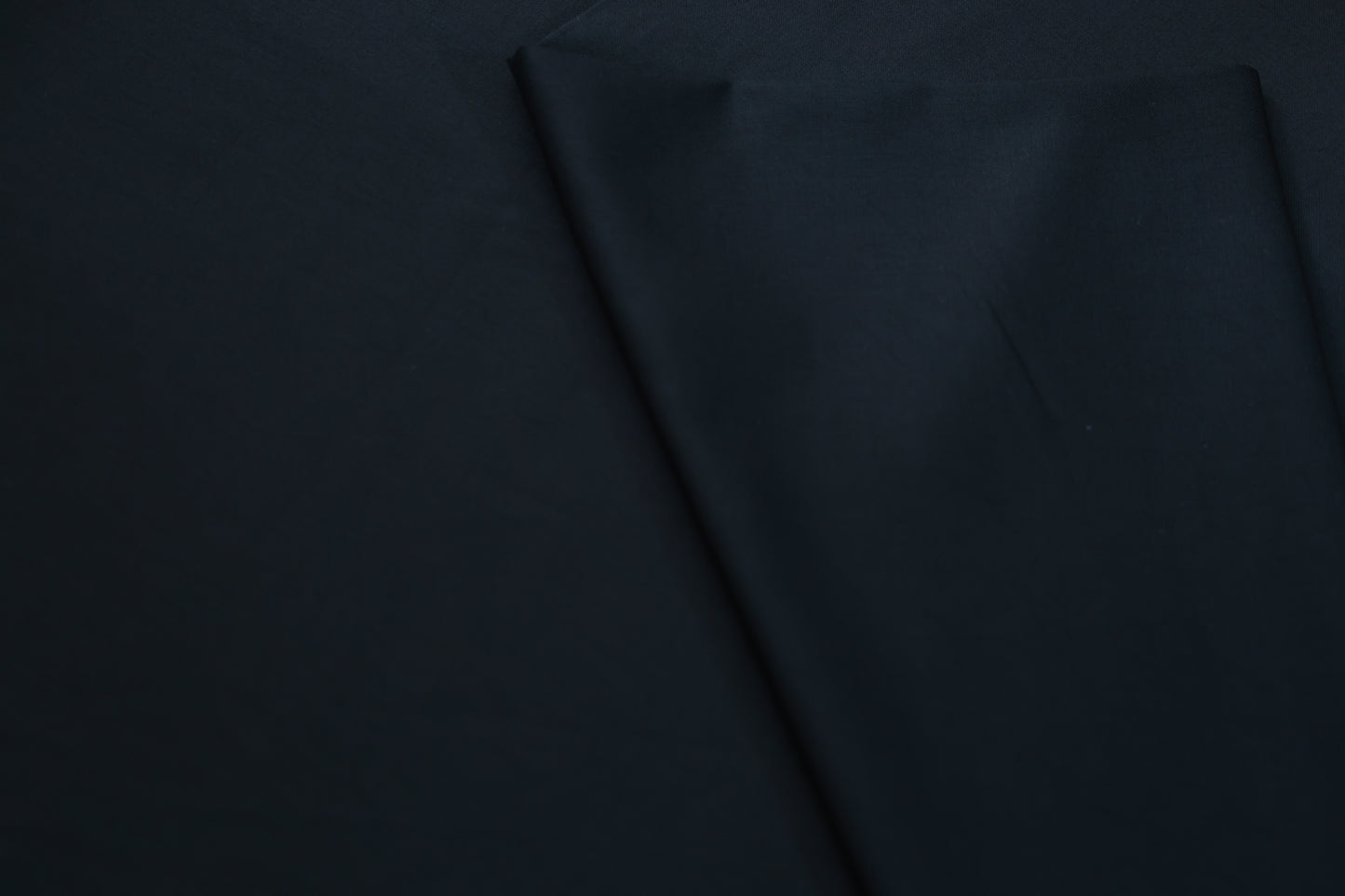 ABSOLUTO IMPERIAL BLACK SUITING