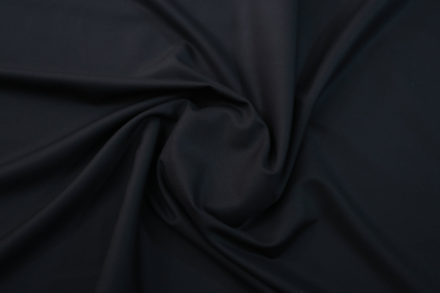 FERRICIO DEITLO BLACK SUITING