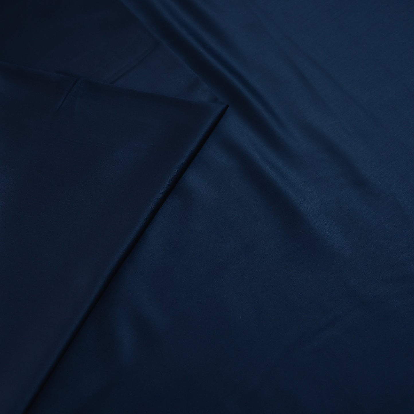 ABSOLUTO CASINO BLUE SUITING