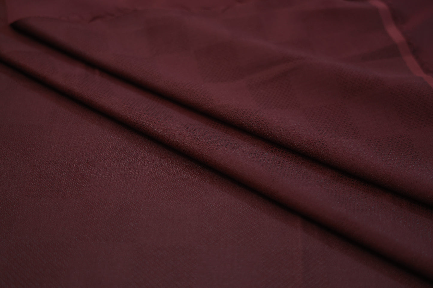 ITALIAN CHANNEL TEXTURE MEHROON SUITING