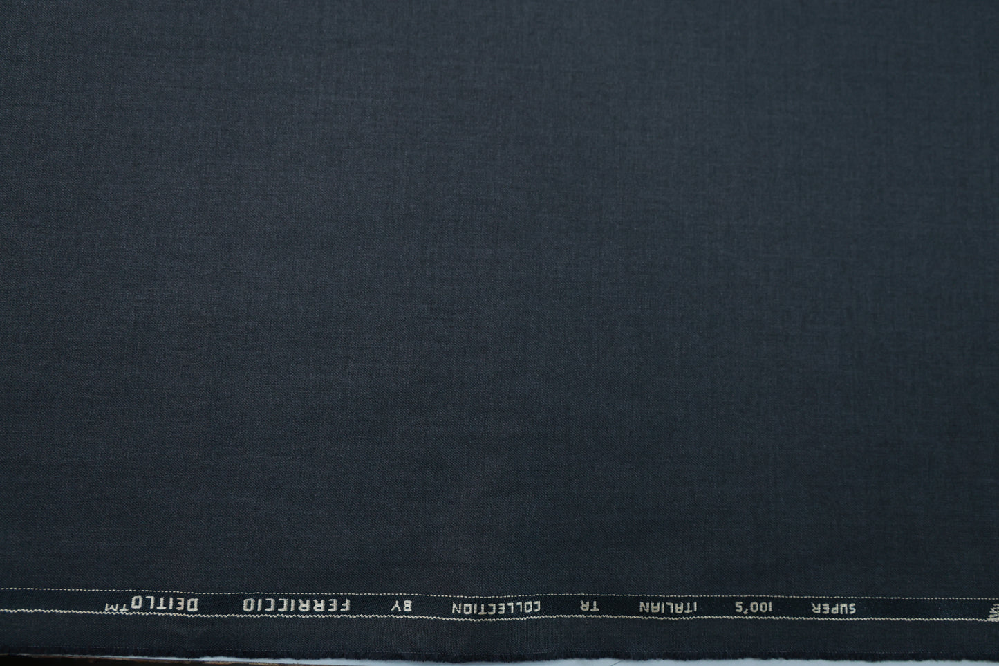 FERRICIO DARK GREY SUITING