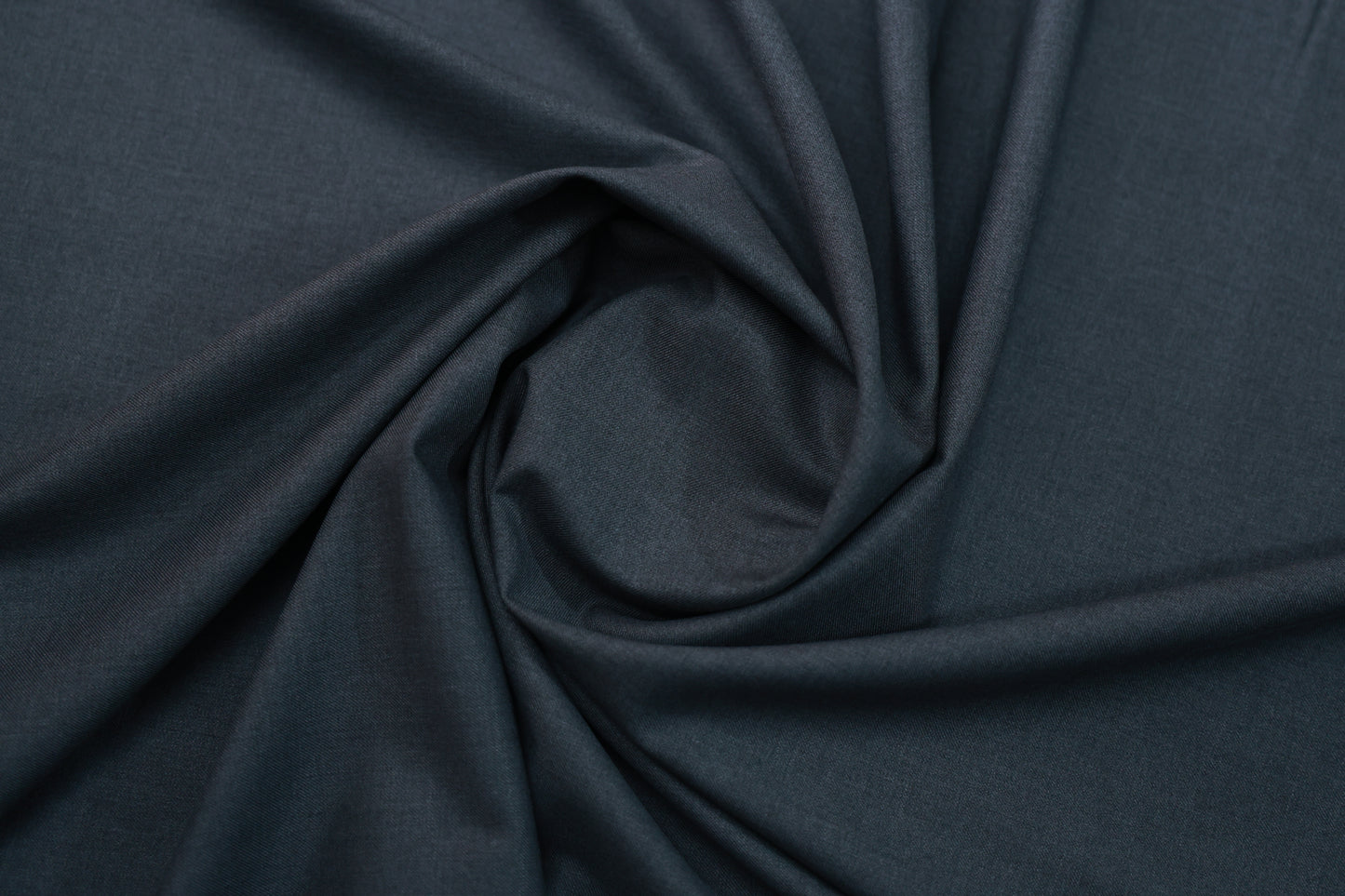 FERRICIO DARK GREY SUITING