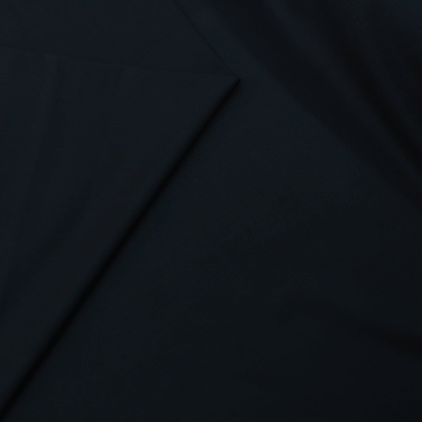 D&J  BLACK SUITING