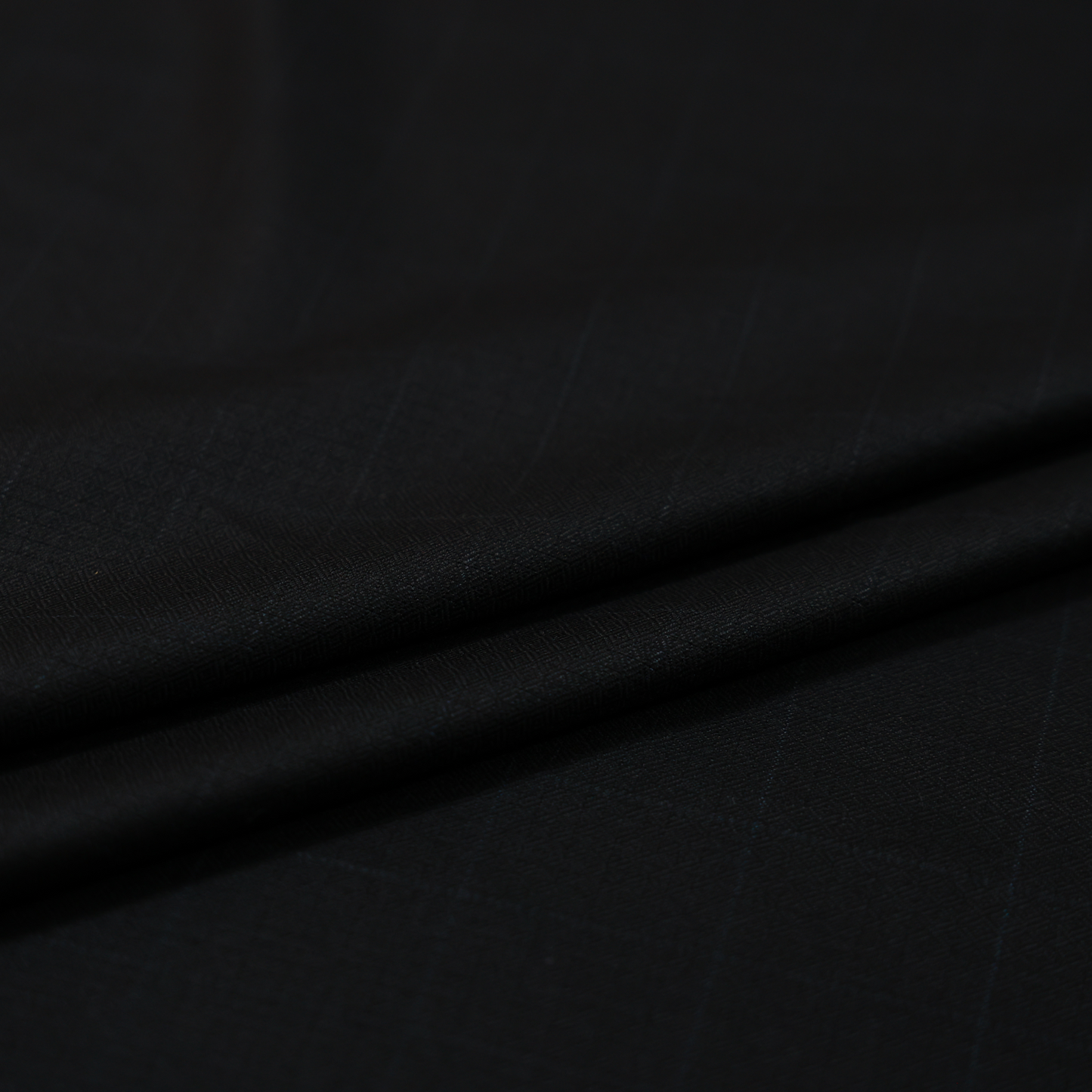 RAYMOND SUPREMO WOOL BLENDED BLACK TEXTURE CHECKS SUITING